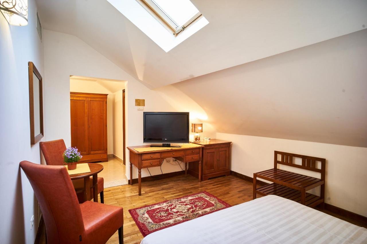 Cozy Attic Room VI Bucareste Exterior foto